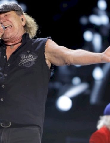 ac/dc-sets-one-day-ticket-sales-record-in-australia