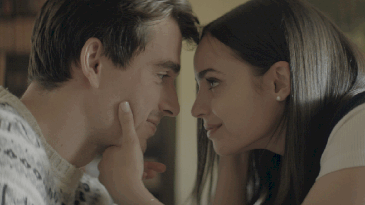 sofia-carson,-corey-mylchreest-have-a-student-teacher-romance-in-‘my-oxford-year’-trailer