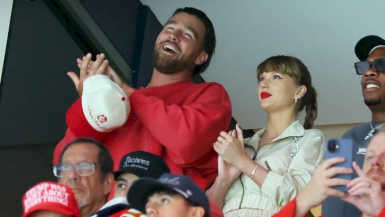travis-kelce-says-he-and-taylor-swift-don’t-‘seek-attention’:-‘we’re-just-enjoying-life’