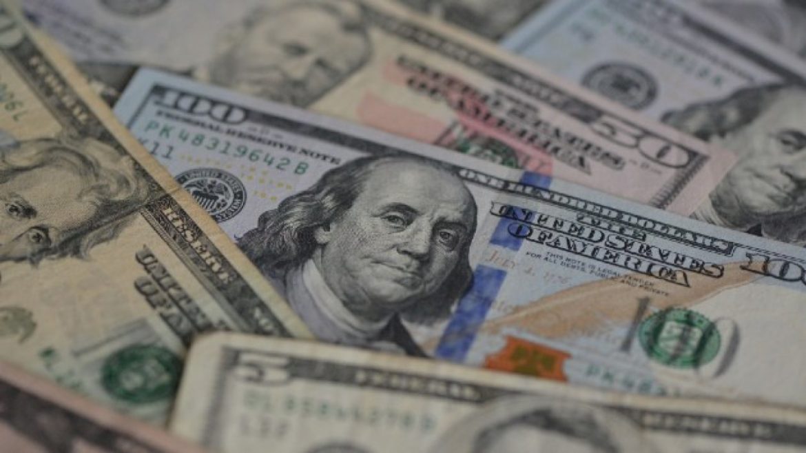 us-dollar-is-off-to-its-worst-start-in-50-years-here’s-why-that-matters-for-you.