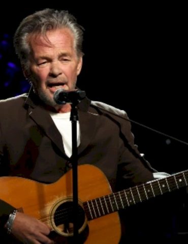 john-mellencamp-thanks-olivia-rodrigo-for-wearing-his-t-shirt-at-glastonbury
