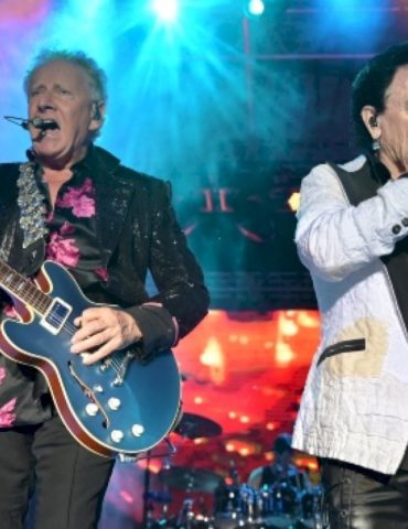 air-supply-to-receive-a-star-on-the-hollywood-walk-of-fame