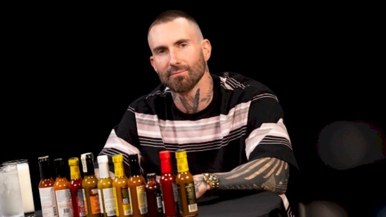 from-‘sugar’-to-spice:-adam-levine-takes-on-‘hot-ones’
