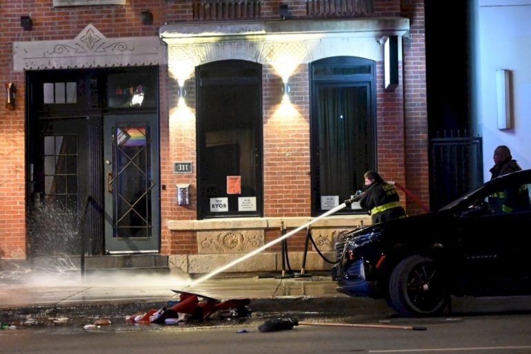 four-killed,-14-hurt-in-chicago-mass-shooting:-‘absolute-chaos’