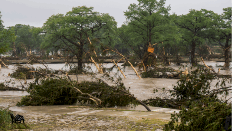 texas-flooding-timeline:-how-rapidly-rising-waters-killed-dozens