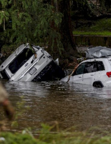 texas-flash-flooding-disaster-raises-questions-about-rescue-and-recovery-efforts