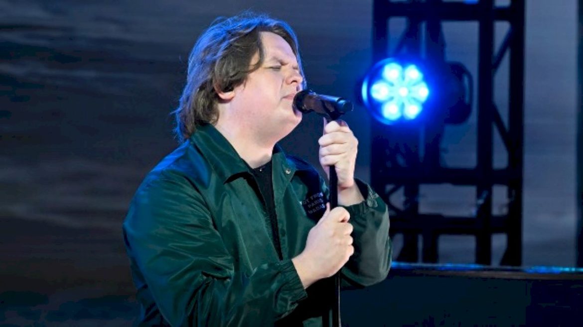 lewis-capaldi-teams-with-betterhelp-to-offer-fans-free-therapy