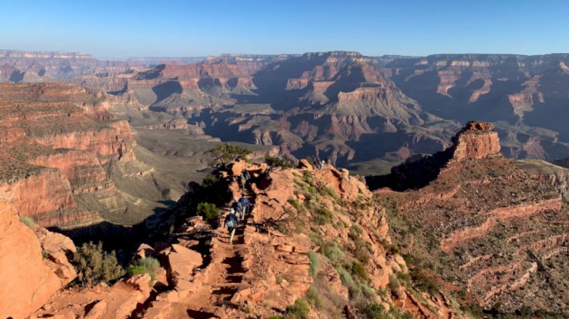 hiker-dies-on-grand-canyon-trail-amid-extremely-high-summer-temperatures