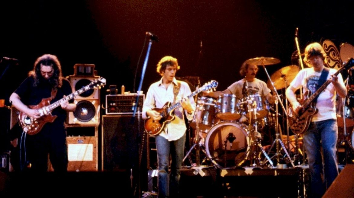 grateful-dead-announces-‘dave’s-picks-vol.-55’,-featuring-1990-paris-concert