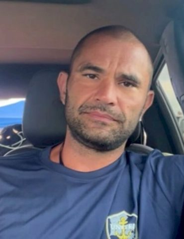 united-cajun-navy-commander-fights-to-find-texas-flood-victims-in-his-own-backyard