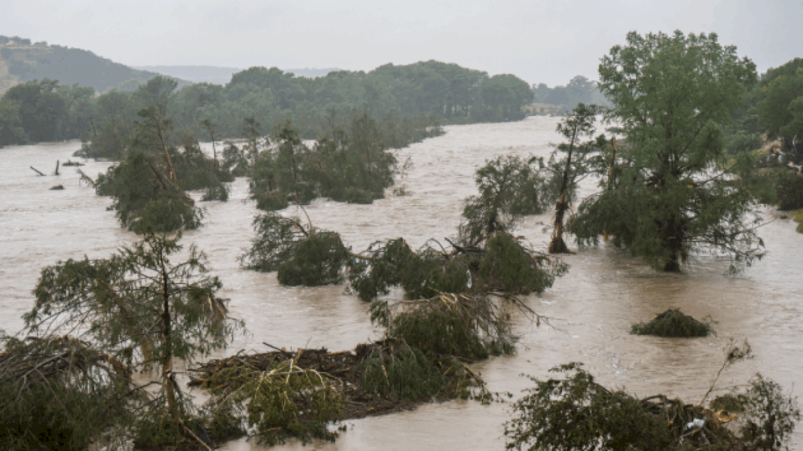 texas-floodwaters-can-increase-health-risks-that-could-last-for-months:-experts