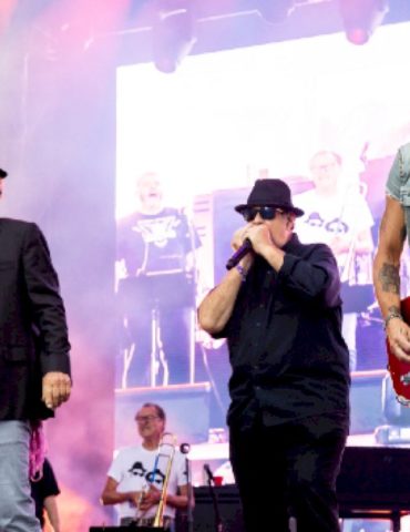 old-dominion-reunites-the-blues-brothers-for-chicago-performance
