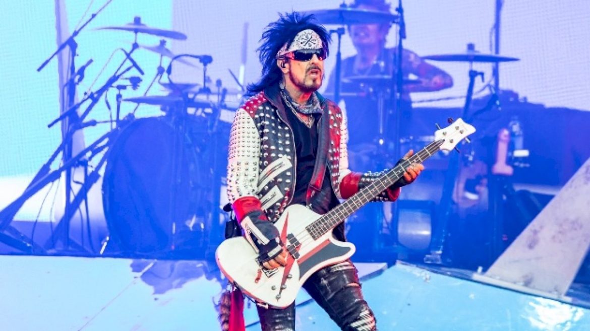 motley-crue’s-nikki-sixx-on-how-dolly-parton-connected-to-‘home-sweet-home’