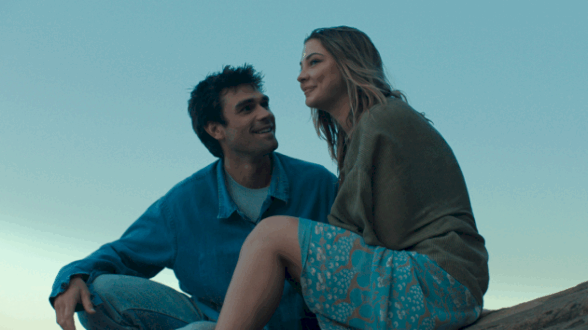 madelyn-cline,-kj-apa-fall-in-love-in-‘the-map-that-leads-to-you’-trailer