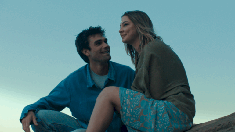 madelyn-cline,-kj-apa-fall-in-love-in-‘the-map-that-leads-to-you’-trailer
