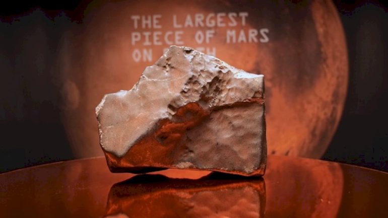 largest-mars-rock-found-on-earth-sold-for-$4.3m-at-sotheby’s-auction
