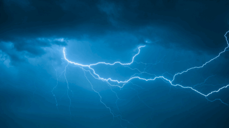 1-dead,-13-injured-after-being-struck-by-lightning-in-new-jersey:-police