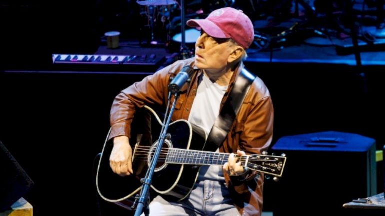 paul-simon-bribed-to-play-‘kodachrome’-at-los-angeles-concert