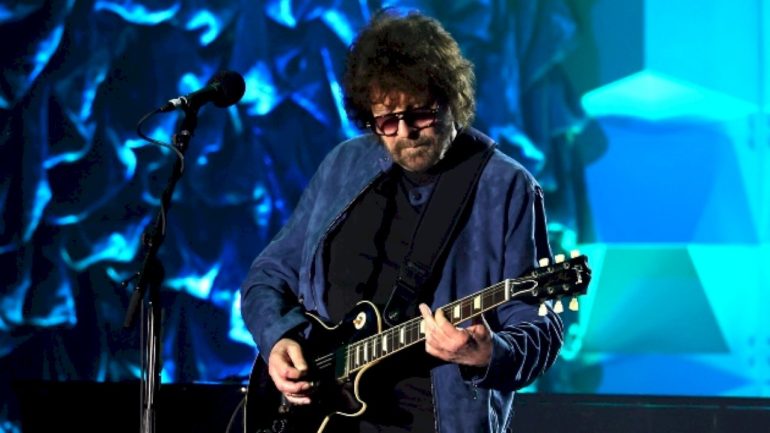 jeff-lynne-thanks-fans-for-their-support-following-cancellation-of-final-elo-show