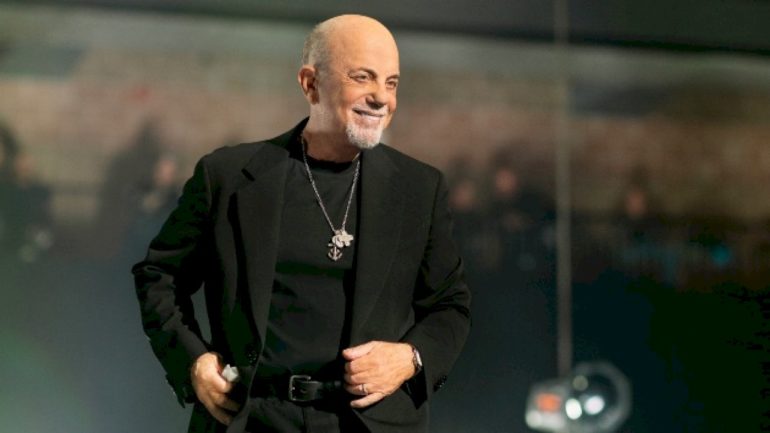 billy-joel-guests-on-bill-maher’s-‘club-random’-podcast