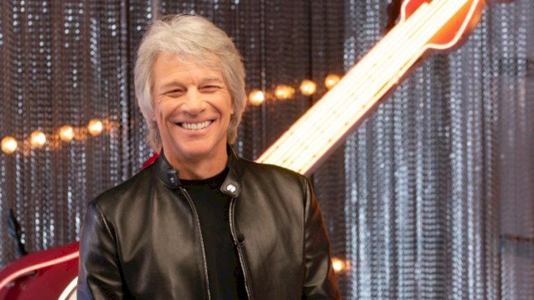 study-finds-bon-jovi’s-‘livin’-on-a-prayer’-is-the-uk’s-ultimate-karaoke-song