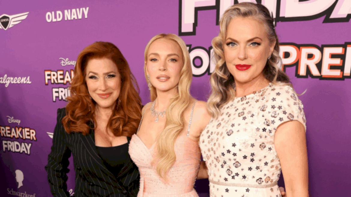 lindsay-lohan-has-‘the-parent-trap’-reunion-at-‘freakier-friday’-premiere