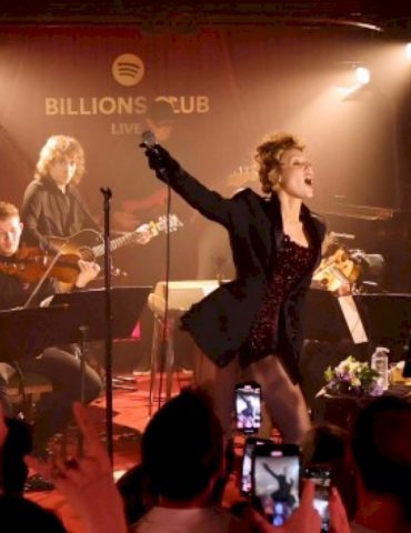 miley-cyrus’-‘billions-club-live’-concert-is-now-on-spotify