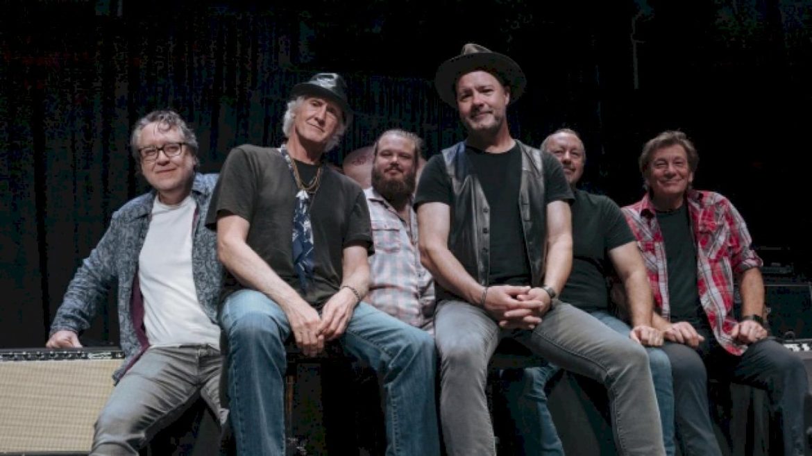 stan-lynch’s-band-the-speaker-wars-announce-first-live-shows