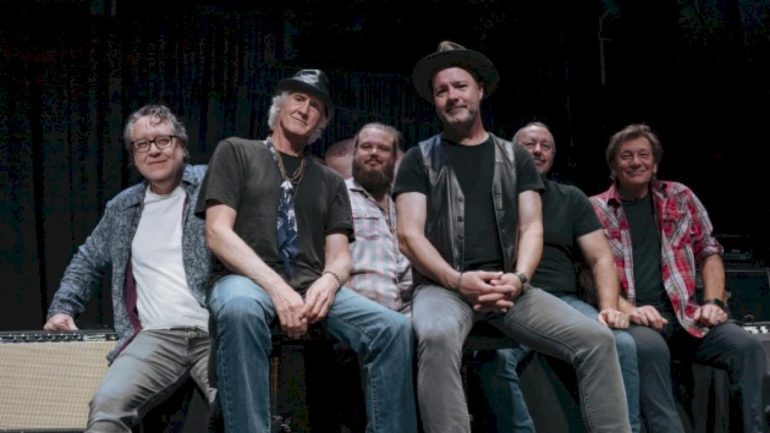 stan-lynch’s-band-the-speaker-wars-announce-first-live-shows