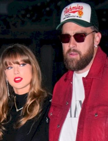 travis-kelce-jokes-that-he’s-‘pretty-woman”s-julia-roberts-to-taylor-swift’s-richard-gere