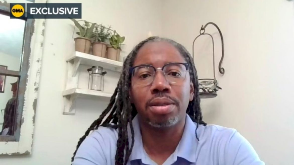 armed-bystander-who-helped-confront-walmart-stabbing-suspect-speaks-out
