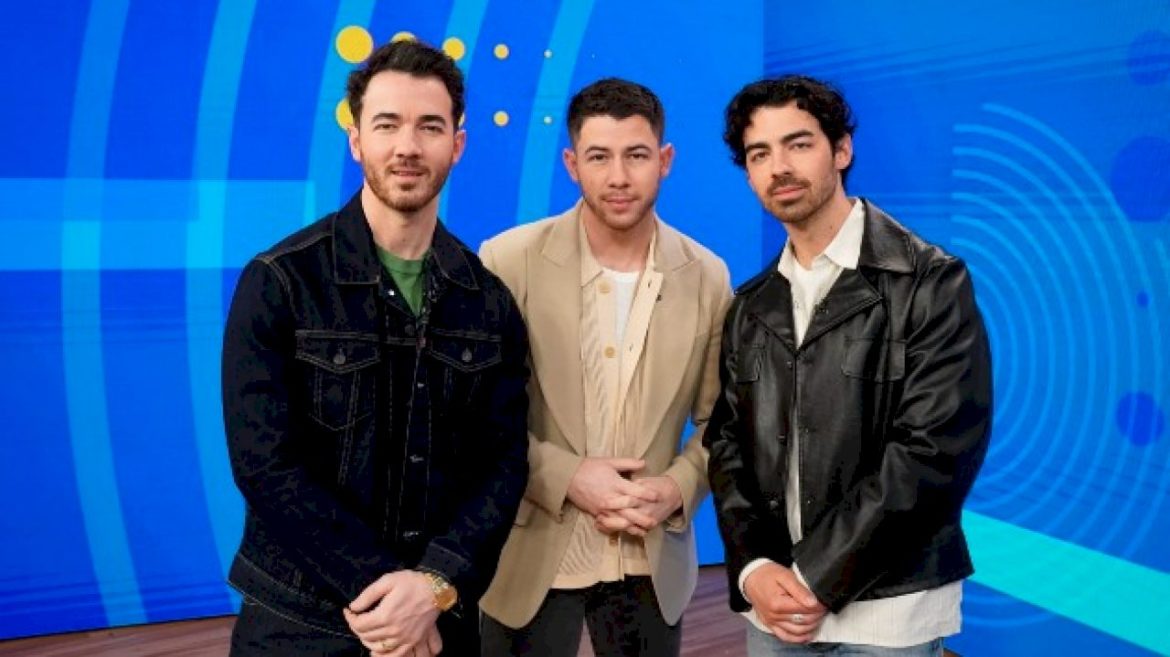 jonas-brothers-reflect-on-2013-breakup:-‘it-needed-to-happen’