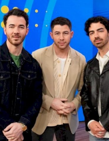 jonas-brothers-reflect-on-2013-breakup:-‘it-needed-to-happen’