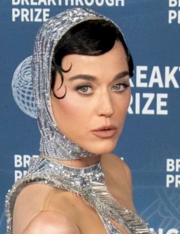 katy-perry-spotted-out-to-eat-with-former-canadian-pm-justin-trudeau