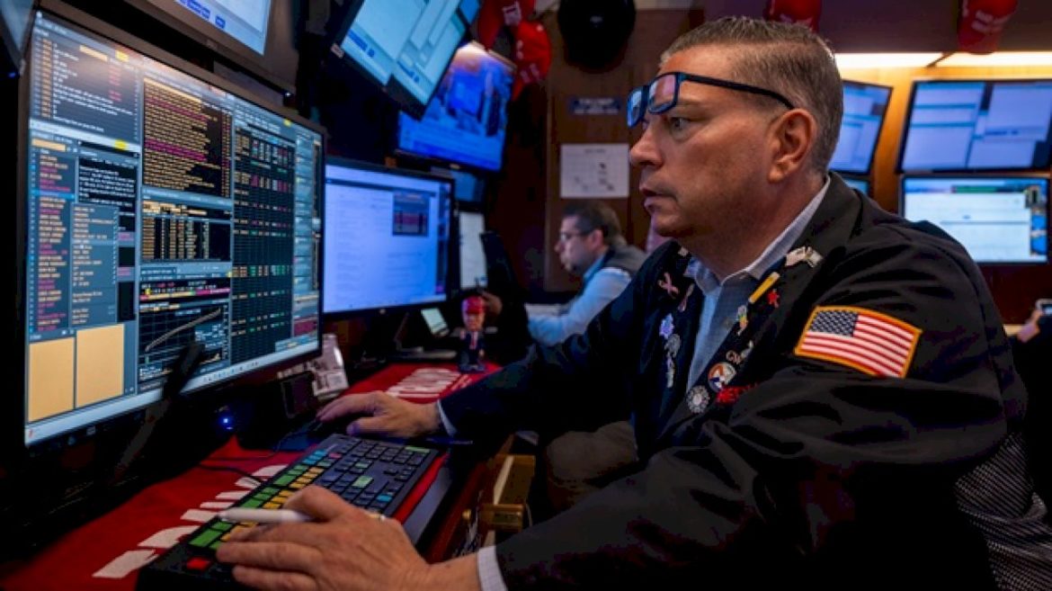 stocks-tumble-after-trump-unveils-sweeping-new-tariffs