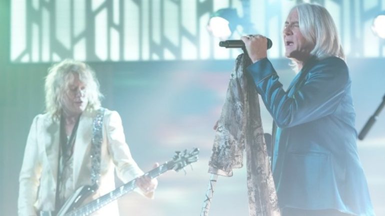 def-leppard-prepping-first-new-album-since-2022’s-‘diamond-star-halos’