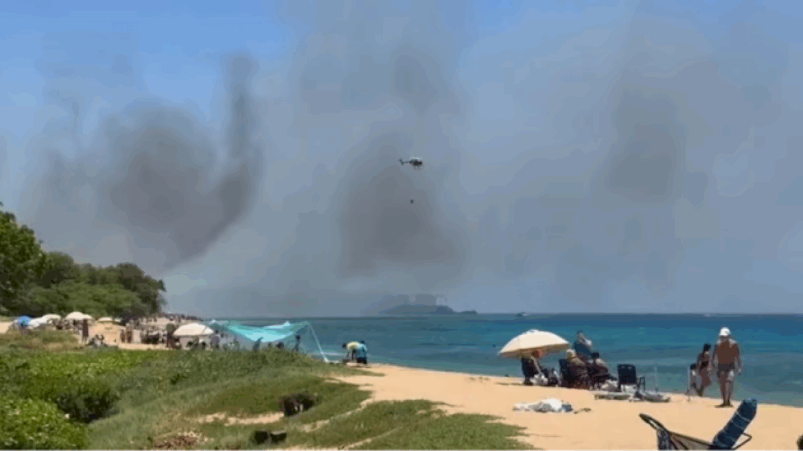 maui-firefighters-battle-brush-fire-in-ka’anapali
