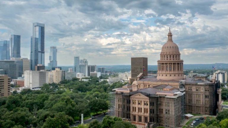 trump-says-texas-republicans-‘entitled’-to-more-seats-as-redistricting-showdown-continues