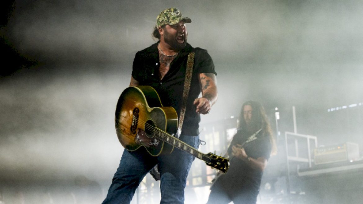koe-wetzel’s-stronger-together-benefit-brings-home-$775k-for-texas-flood-relief