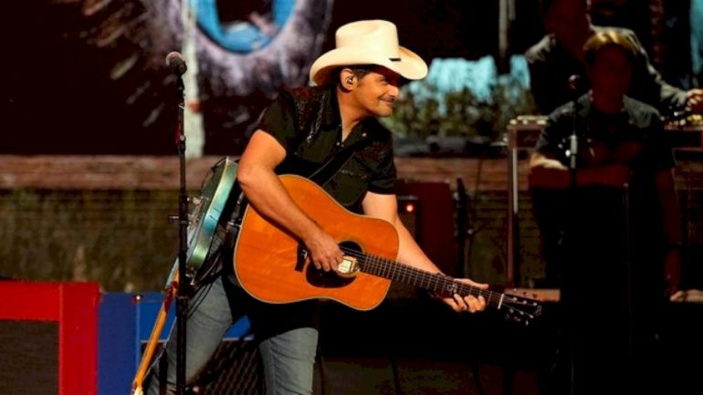 emmylou-harris-&-brad-paisley-lead-2025-nashville-songwriters-hall-of-fame-inductees