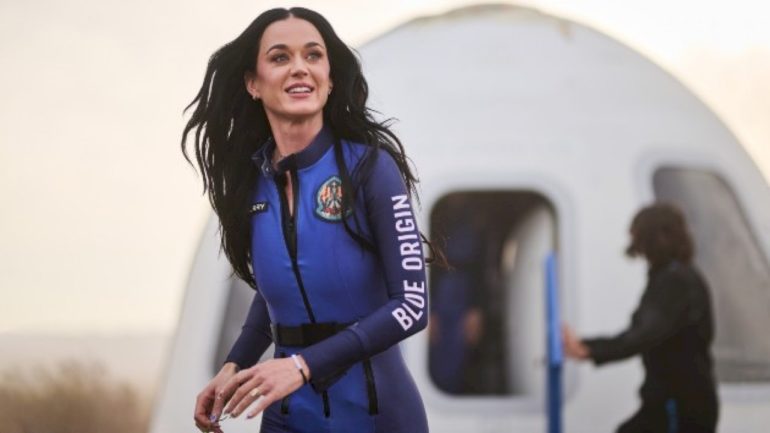 watch-mariah-carey-find-out-live-on-the-radio-that-katy-perry-went-to-space