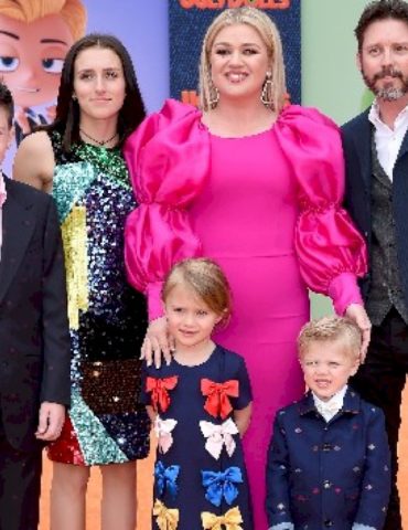 brandon-blackstock,-kelly-clarkson’s-ex-husband-and-father-of-her-children,-has-died
