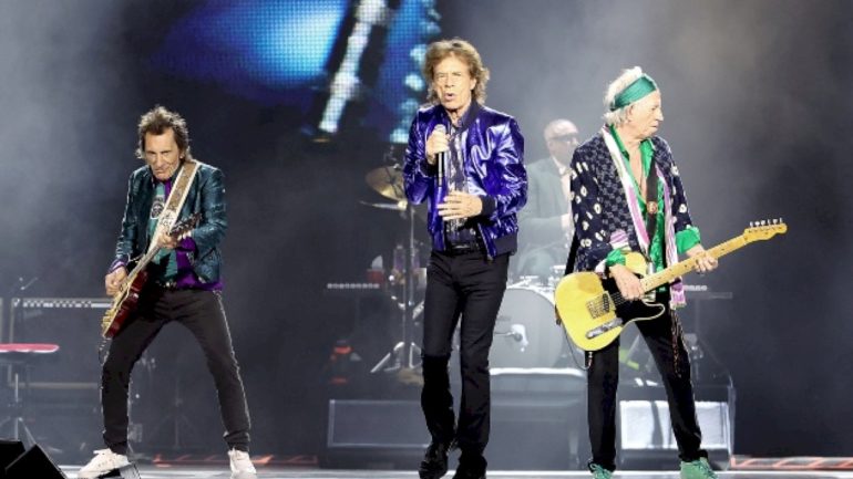 the-rolling-stones-debut-pressed-and-poured-set-in-honor-of-national-vinyl-record-day