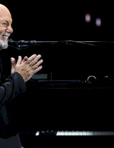 billy-joel-releases-archival-performance-from-a-‘long,-long-time’-ago