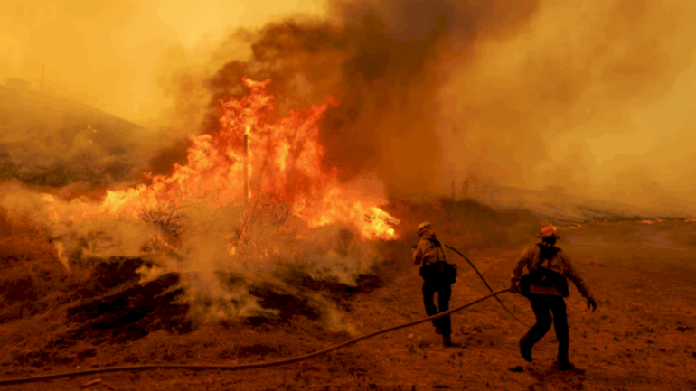 evacuation-orders-lifted-as-firefighters-gain-upper-hand-in-california’s-canyon-fire