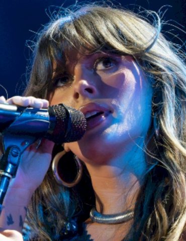ella-langley’s-coming-off-the-road-for-the-rest-of-august
