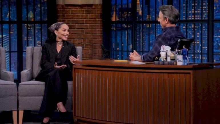 zoe-kravitz-details-how-she-‘destroyed’-taylor-swift’s-bathroom-thanks-to-a-pet-snake