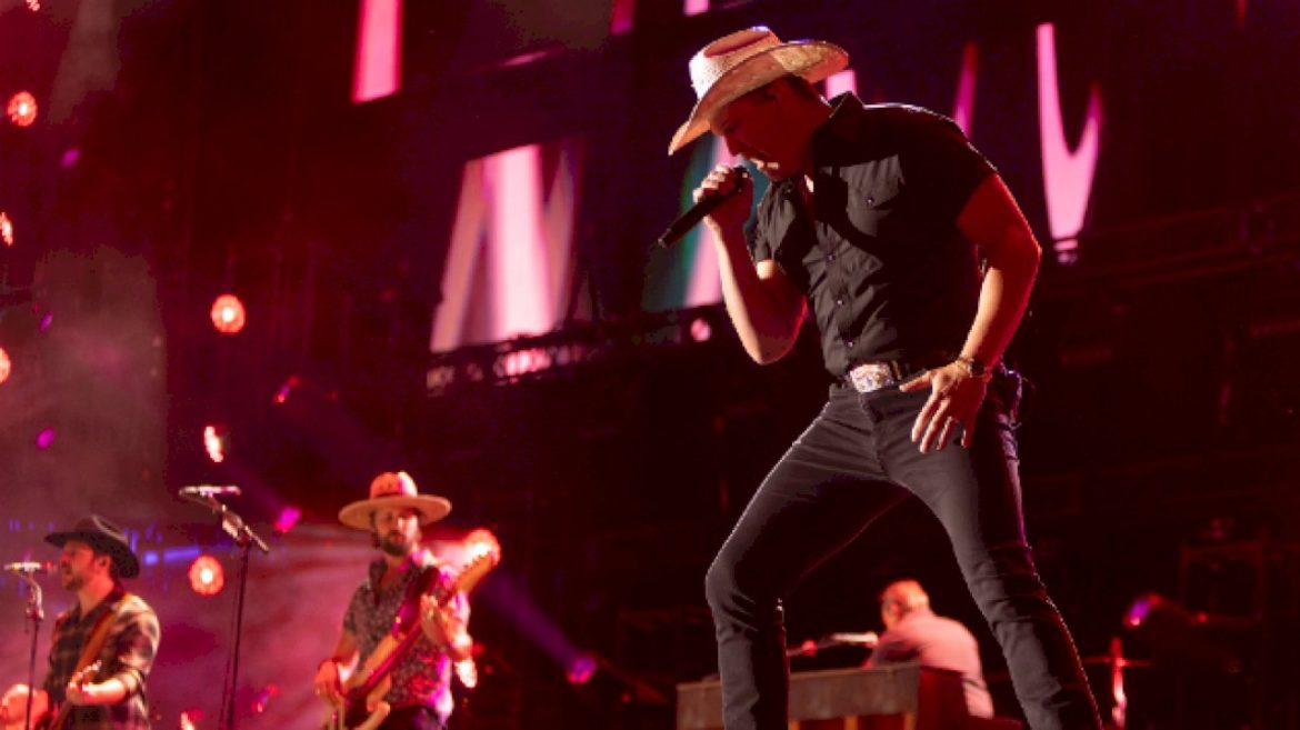 jon-pardi’s-planning-a-major-halftime-show-this-football-season