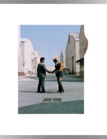 stuntman-set-ablaze-for-cover-of-pink-floyd’s-1975-album-‘wish-you-were-here’-dies