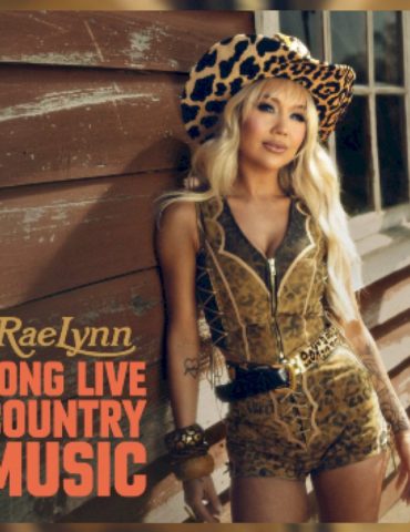 ‘long-live-country-music’-is-raelynn’s-‘love-letter’